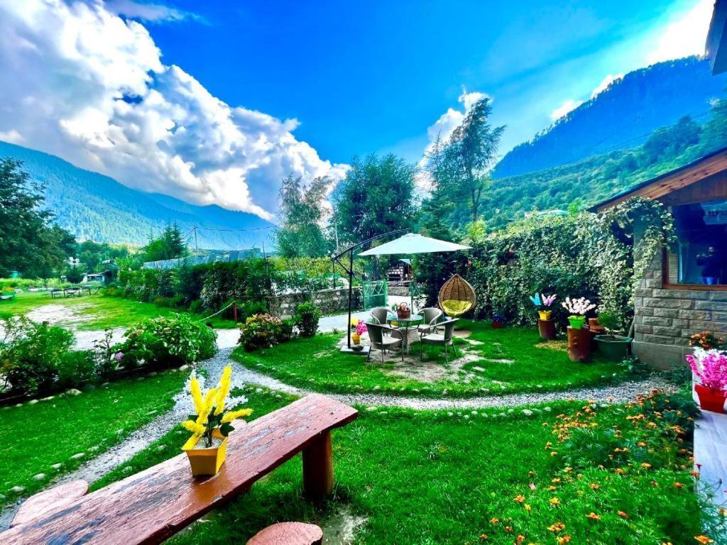 Himalayan Fort Resort, Manali - ! Riverside Property !! Big Lawn With Bonfire !! Best Selling !! Scenic River & Mountais View !! Big Parking !! Luxury Balcony Rooms !! Playing Zone !! Property Of The Year ! M 98160-43600 Exterior photo