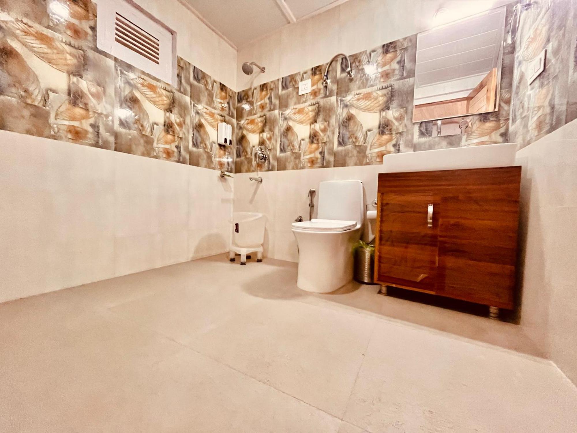 Himalayan Fort Resort, Manali - ! Riverside Property !! Big Lawn With Bonfire !! Best Selling !! Scenic River & Mountais View !! Big Parking !! Luxury Balcony Rooms !! Playing Zone !! Property Of The Year ! M 98160-43600 Exterior photo
