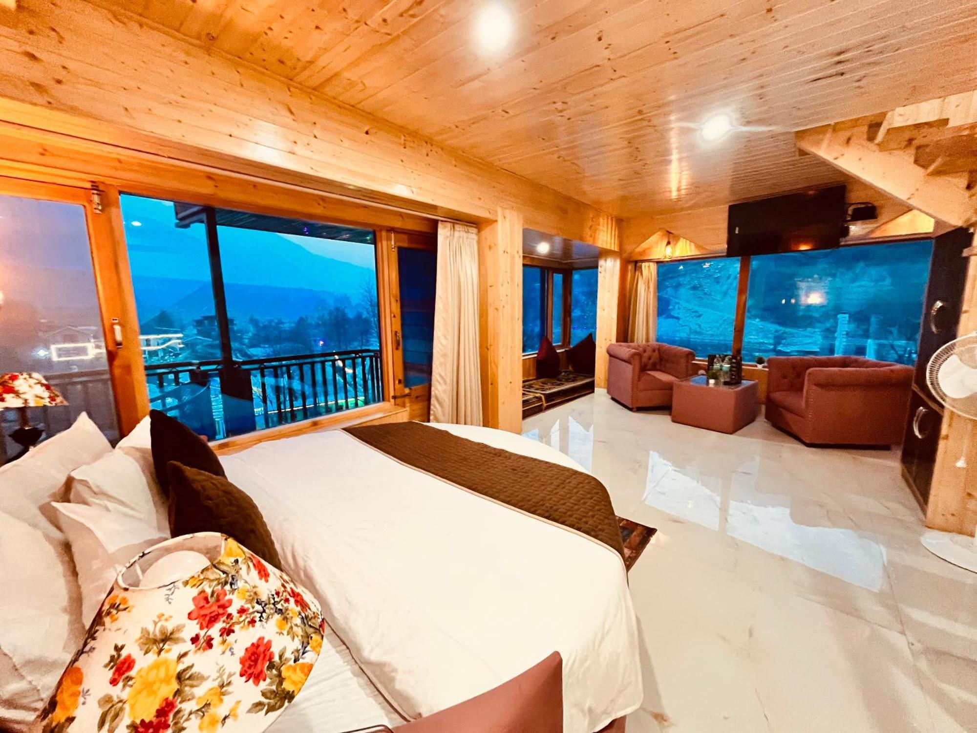 Himalayan Fort Resort, Manali - ! Riverside Property !! Big Lawn With Bonfire !! Best Selling !! Scenic River & Mountais View !! Big Parking !! Luxury Balcony Rooms !! Playing Zone !! Property Of The Year ! M 98160-43600 Exterior photo