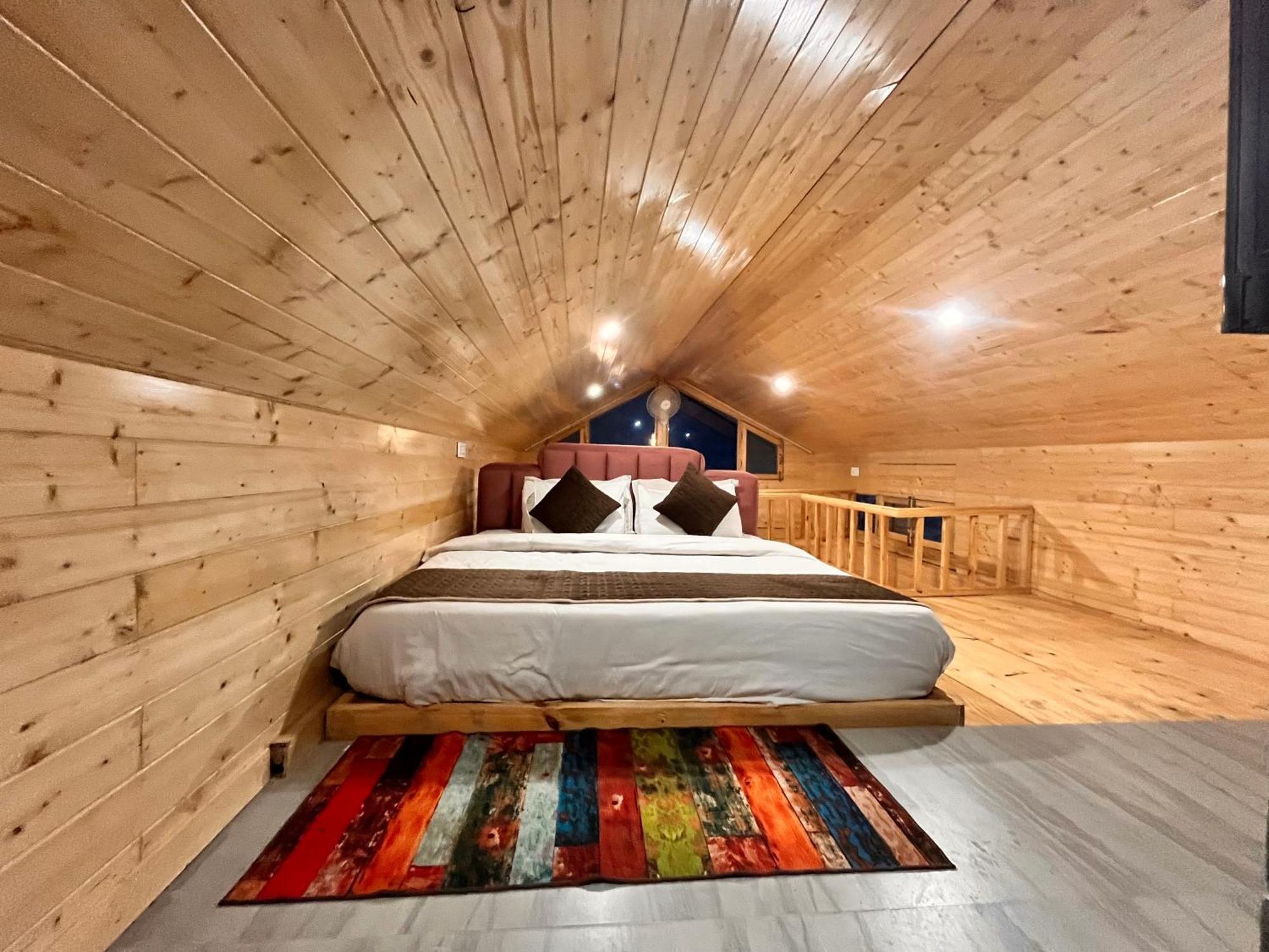Himalayan Fort Resort, Manali - ! Riverside Property !! Big Lawn With Bonfire !! Best Selling !! Scenic River & Mountais View !! Big Parking !! Luxury Balcony Rooms !! Playing Zone !! Property Of The Year ! M 98160-43600 Exterior photo