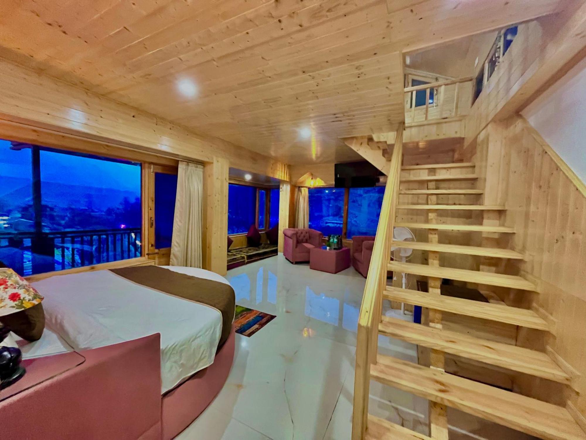 Himalayan Fort Resort, Manali - ! Riverside Property !! Big Lawn With Bonfire !! Best Selling !! Scenic River & Mountais View !! Big Parking !! Luxury Balcony Rooms !! Playing Zone !! Property Of The Year ! M 98160-43600 Exterior photo